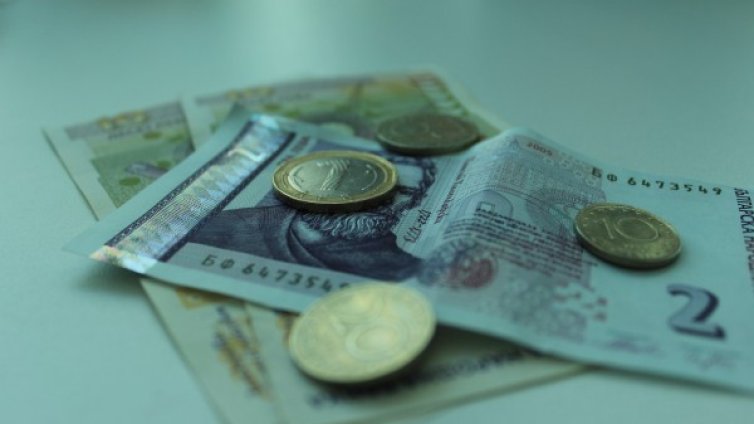 Неизвестен нападна дядо, взе му 1500 лв.