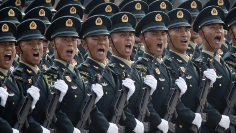 Да напуснеш армията в Китай &ndash; публично унижение и жестоки наказания 