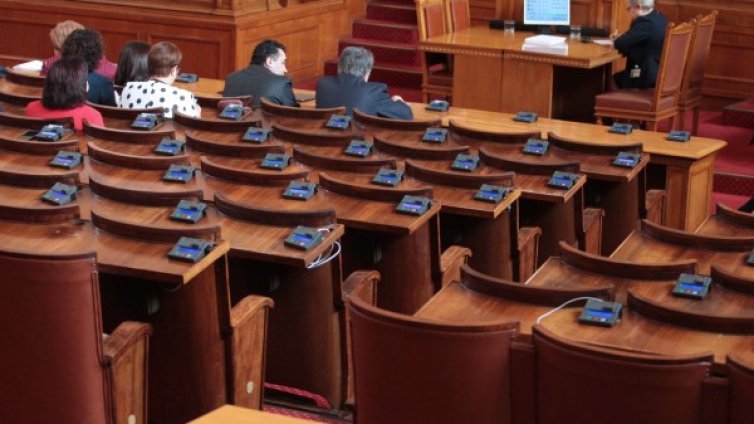 Вярваме ли в институциите? Парламентът е на дъното &ndash; само 23%