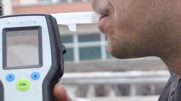 Хванаха двама пияни водачи за ден в Добричко