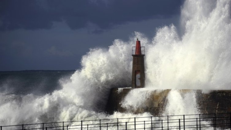 Бурята Елза взе 4 жертви в Испания и Португалия