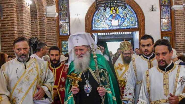 Патриарх Неофит на Бъдни вечер: Нека няма страдащи