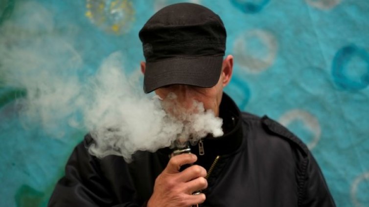 САЩ забраниха ароматизираните електронни цигари 