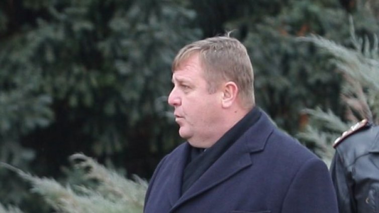 Каракачанов: Напрежението в Близкия Изток крие рискове за България 