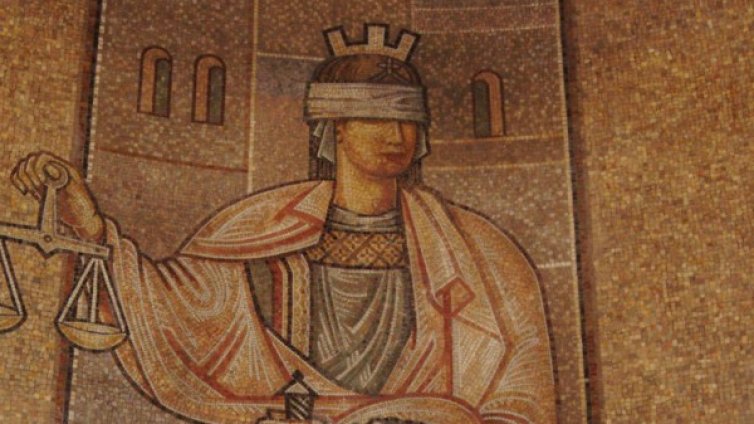 Двама младежи на съд за ало измама