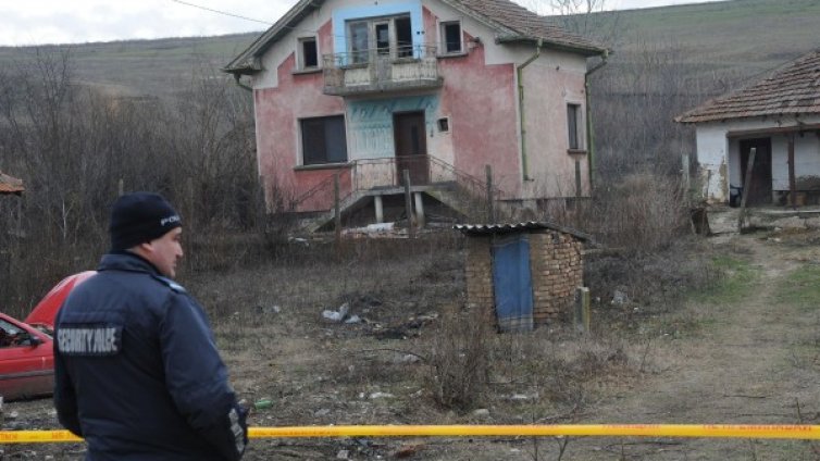 Задържаха двама за жестокото убийство в Галиче