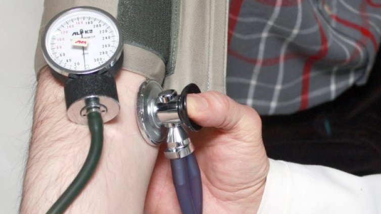 По стъпките на мечтите: Младежи трупат опит в болница