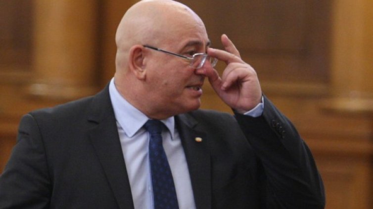 Емил Димитров - Ревизоро: Няма да уволнявам експерти 