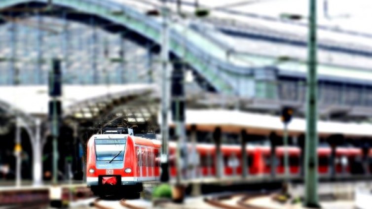 Безплатни карти за пътуване в ЕС за 20 000 младежи 