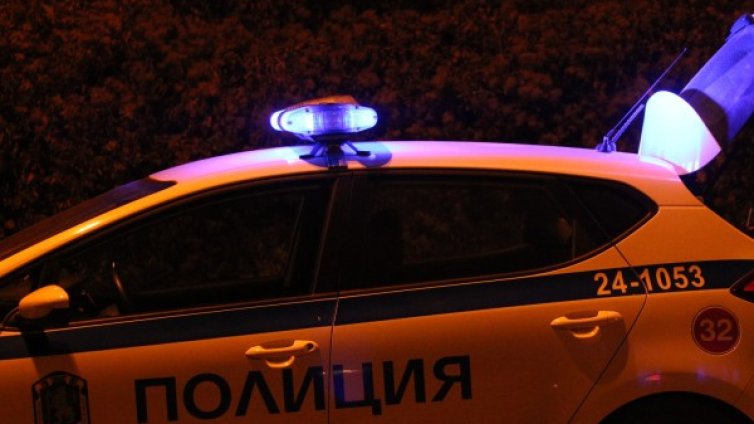 Маскирани обраха бензиностанция в София