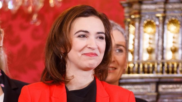 Бежанката от Босна, която стана министър в Австрия 