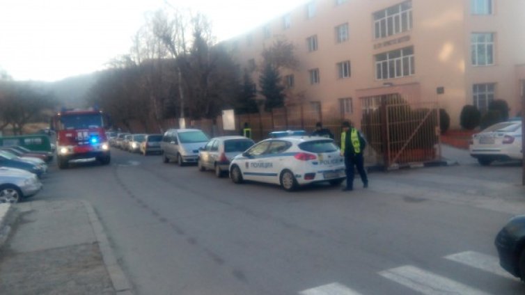 Подаден е сигнал за бомба в училище в Благоевград 