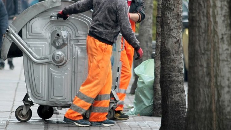 Боклукчия опита да изнасили младо момиче в Благоевград