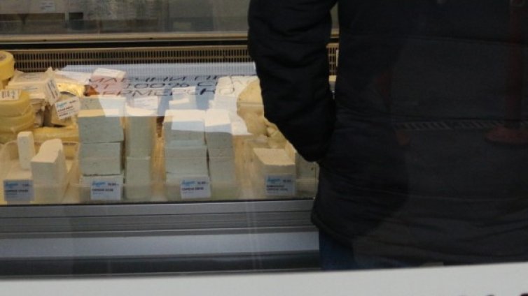 БАБХ изтегли 675 кг стари храни, намерени в зимните курорти