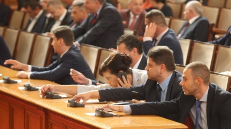 Влизането в чакалнята на еврозоната нямало да ни удари по джоба