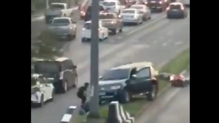 Войник откри стрелба в Тайланд, уби 12 души, взе 16 заложници