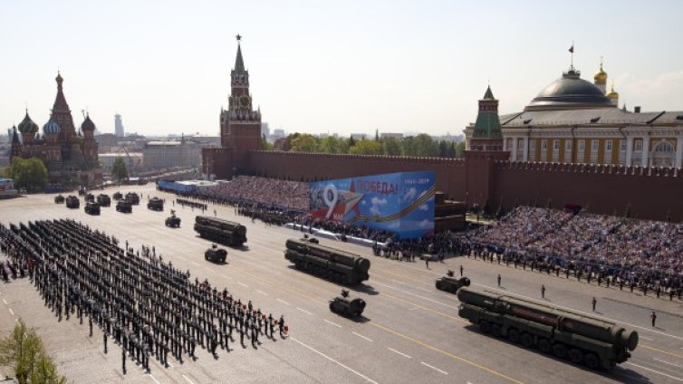 Сърбин тръгва пеша към Москва за парада за Деня на победата