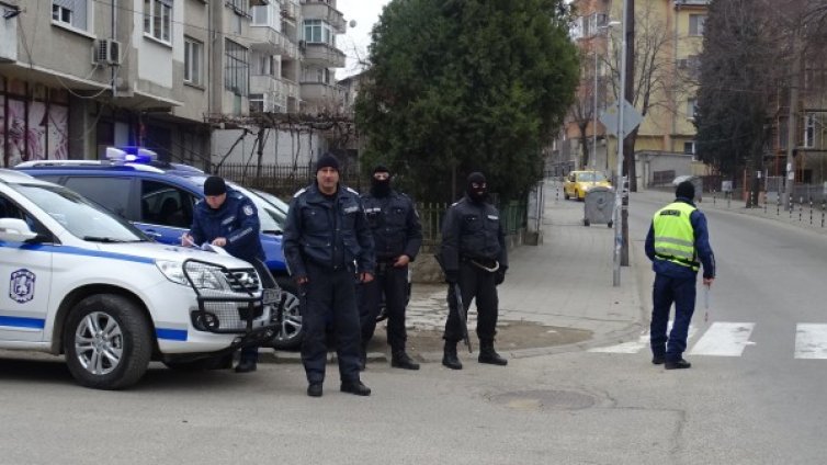 Крадци свиха левове, валута и злато от жилище