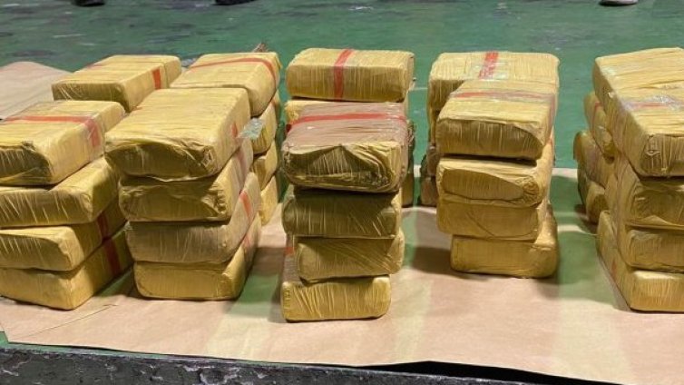 Спипаха дъщерята на Цар Киро с 2 кг хероин около кръста