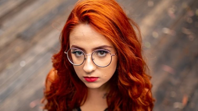 За 2020: Коси в цвят на изгорял портокал