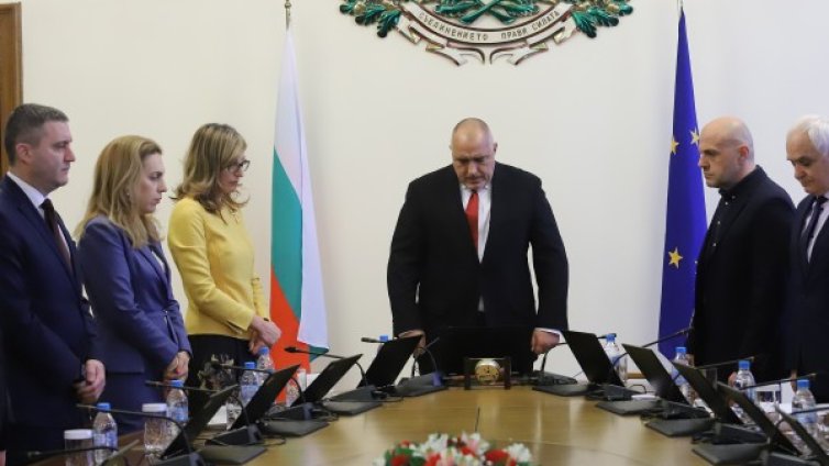 "Ластикът" на властта няма да се скъса, кабинетът ще изкара мандата 