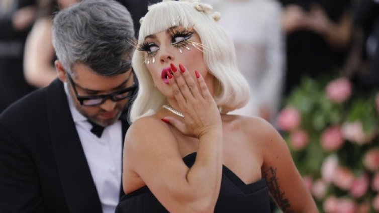 Лейди Гага разкри: Пуших по 40 цигари на ден!