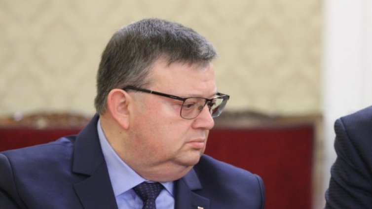 Глоба до 3000 лв. грози близо 400 кметове и общинари 