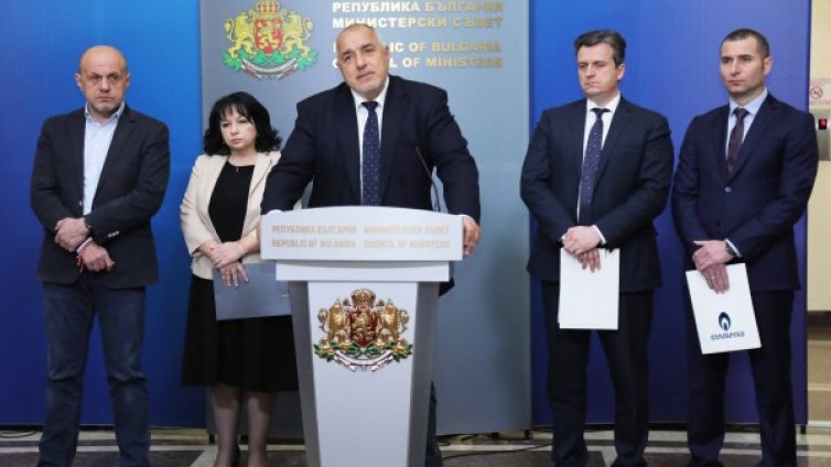 Руският газ поевтинява, цената му за България пада с цели 40%