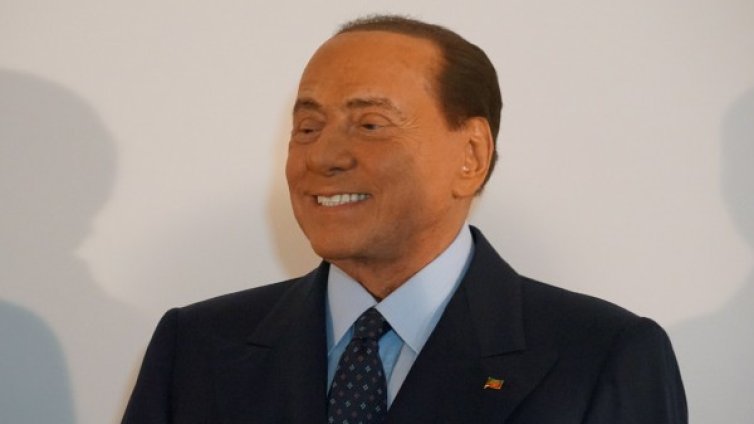 Любовта е сляпа... За възрастта: Берлускони на 83 г. с 30-годишна жена 