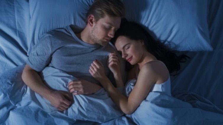 Според науката - да спиш до половинката има ползи за здравето