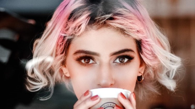 На мода: Тъмните кичури