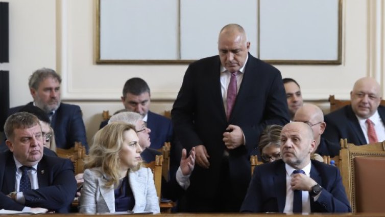 Не глоба &ndash; затвор от една година за тези, които не спазват карантината!