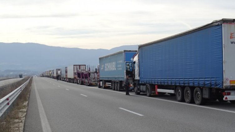 Горещо от МВнР: Къде има ограничения на движението в Европа и по света? 