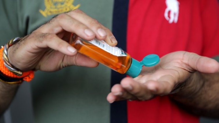 17 000 бутилки дезинфектант: Какво правят спекулантите в кризата?