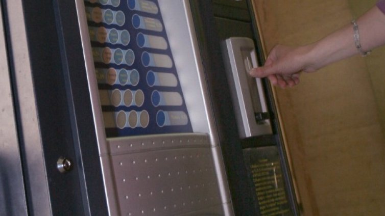 В Ловеч забраниха вендинг машини на открито 