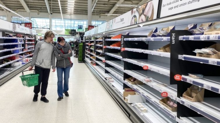 Лондон призовава 65 000 пенсионирани медици на помощ