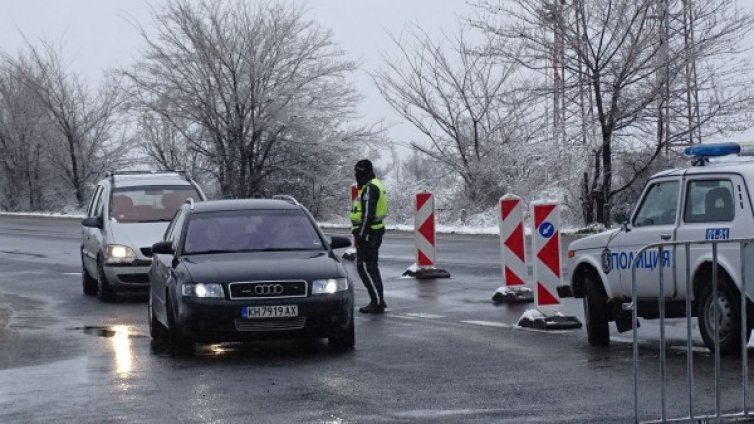 Отсрочката свърши, от днес пътуване само със служебна бележка