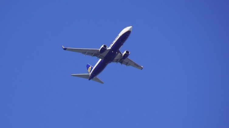 Ryanair спира полетите си до юни месец 