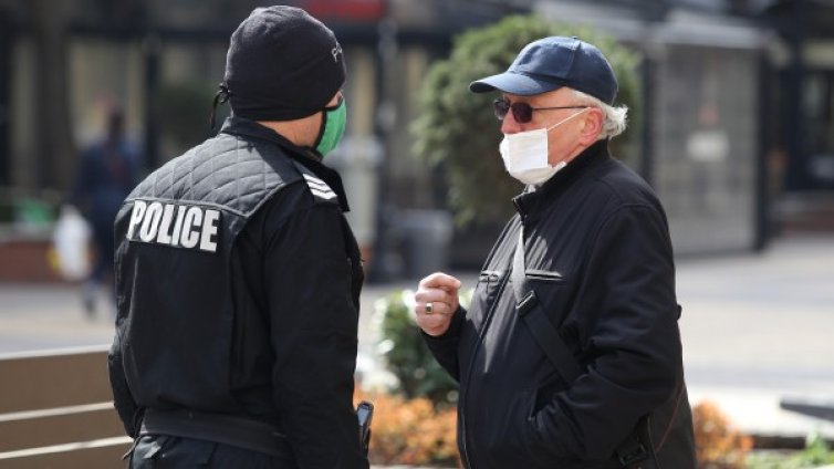 Полицаите в Пловдив без отпуск до края на извънредното положение