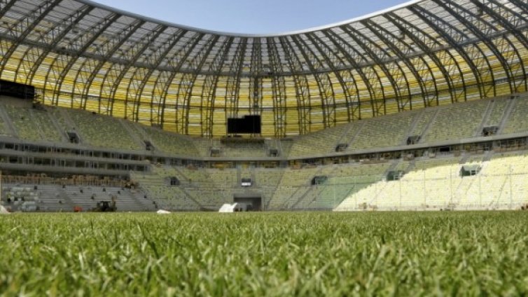 Ще има ли футбол? УЕФА постави краен срок на клубовете