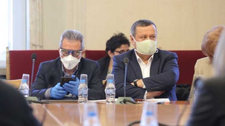 Депутатът Хасан Адемов е с положителна проба за вируса