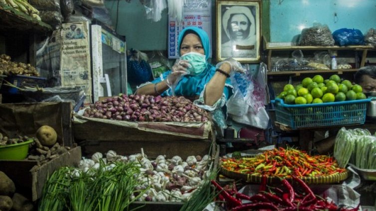 Дете на 11 г. е починало от COVID-19 в Индонезия