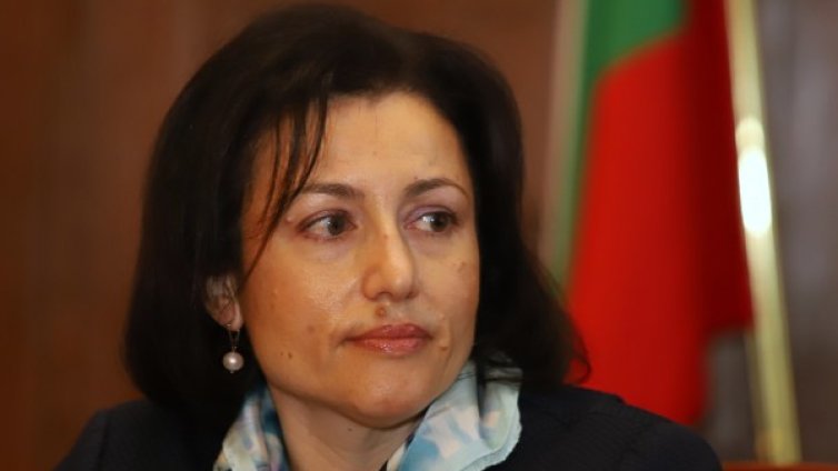 Танева категорична: Веригите ще предлагат местна продукция!