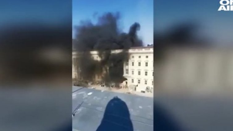 Взрив в изложбен център в Берлин 