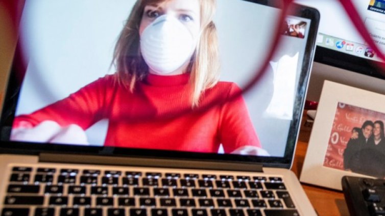 Заради вируса: Свиваме разхода за всекидневни нужди, не за лаптопи и храна онлайн