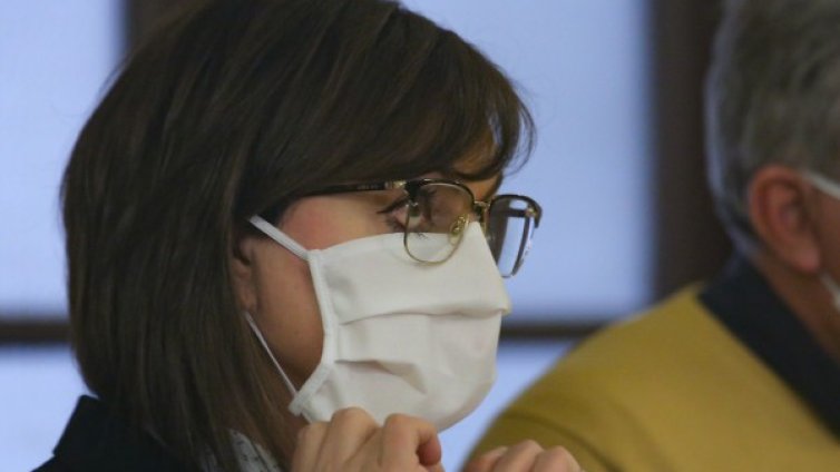 Нинова поиска закон за българските стоки във веригите