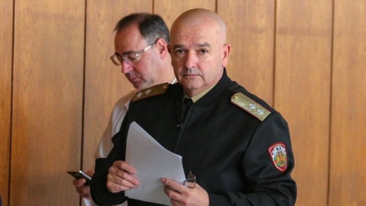 800 потвърдени случаи на COVID-19, още една жертва от днес