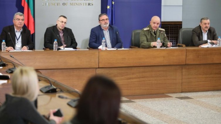 Възстановяват детските и женски консултации