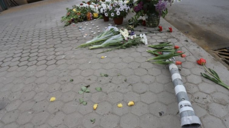 Очевидец твърди, че Цветков изминал 20 м и седнал на бордюр &ndash; възможно ли е?