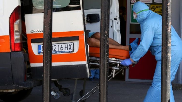 Мъж с 2 счупени крака след трудова злополука